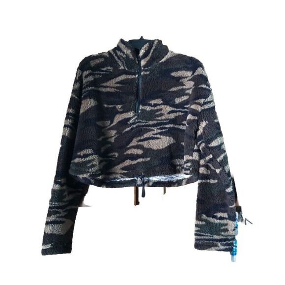 HYFVE 1/2 Zip Camouflage Teddy Crop Jacket - M - Picture 1 of 13